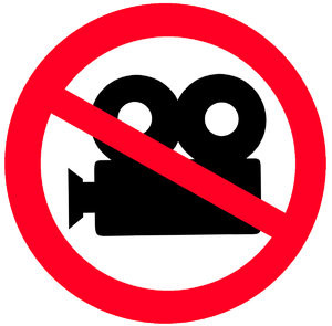 Diversos països han prohibit la projecció dels films degut al seu contingut o simbolisme.