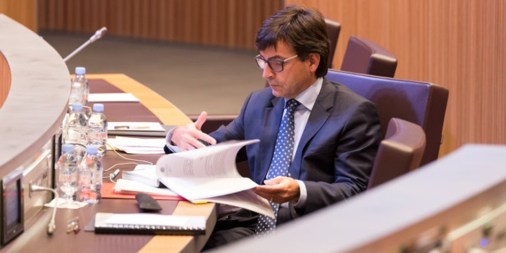 El ministre de Finances, Jordi Cinca, durant la sessió de Consell General celebrada ahir.