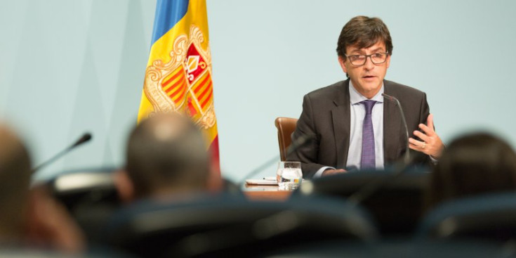 El ministre portaveu, Jordi Cinca, durant la roda de premsa posterior al Consell de Ministres, ahir.