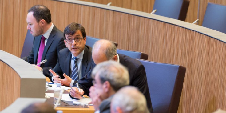 El ministre de Finances, Jordi Cinca, al Consell General, ahir.