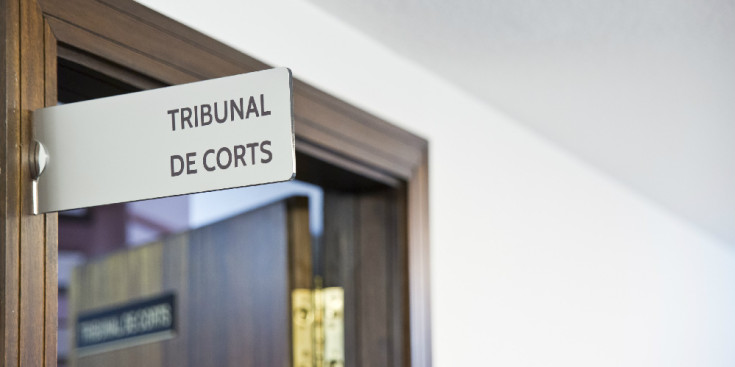 La sala de Tribunal de Corts on es va celebrar ahir el judici, dins la Batllia.