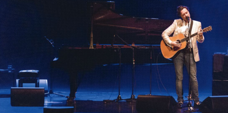 El vocalista Rufus Wainwright actua al Centre de Congressos d’Andorra la Vella, ahir.