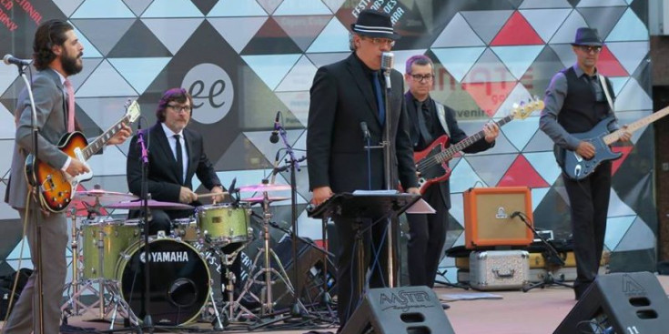 El grup en un concert en un festival de música a Escaldes-Engordany.