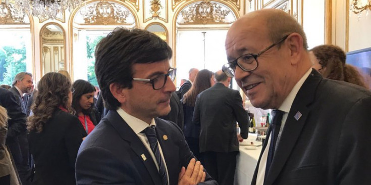 Cinca conversa amb ministre d’Europa i d’Afers Exteriors francès, Le Drian.