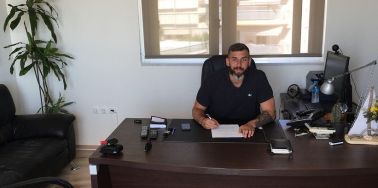 Jankovic estampa la seva signatura per ser jugador del MoraBanc.