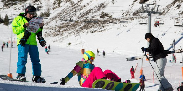 Uns esquiadors en una de les pistes d’Andorra.