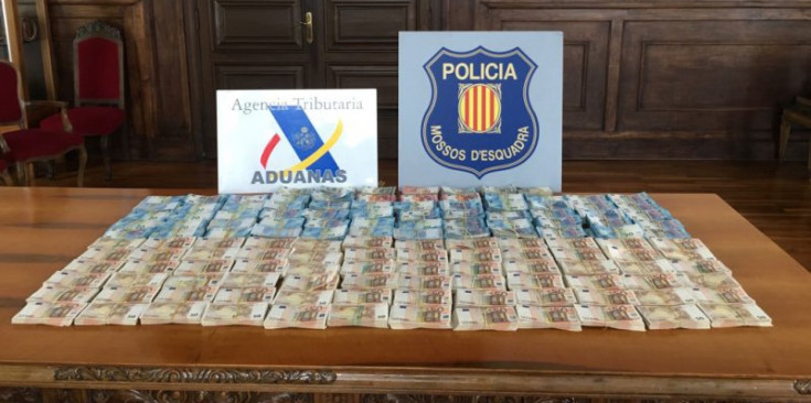 Diners en metàl·lic intervinguts a la xarxa de contraban de tabac.
