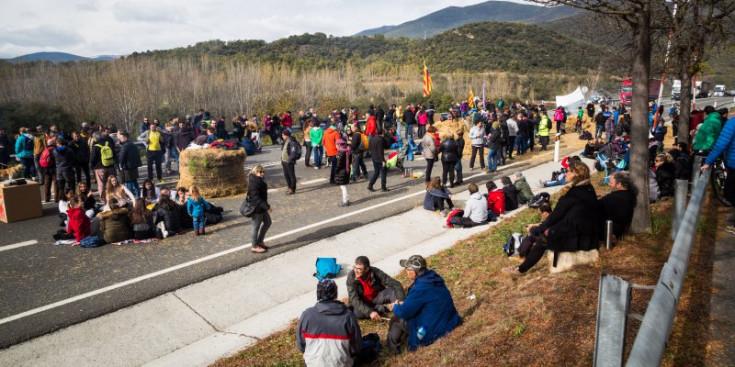 La manifestació que va provocar els talls a la N-145 que uneix la Seu amb Andorra, la setmana passada.