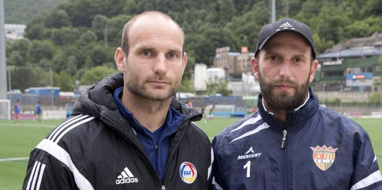 Casals (esquerra), en un entrenament de l'FC Andorra
