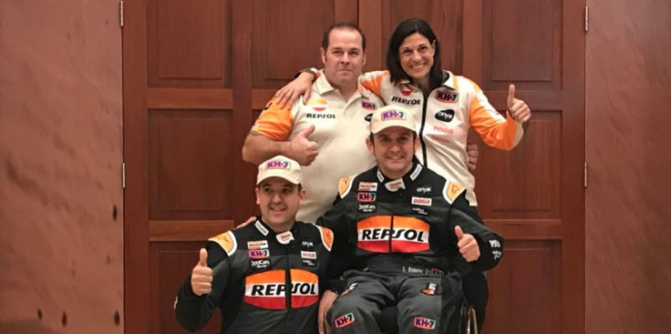 Esteve i el seu equip, a punt per iniciar el Dakar 2018.