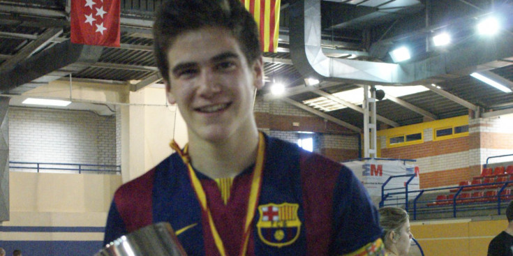 Gerard Miquel amb el trofeu de Campió d’Espanya.