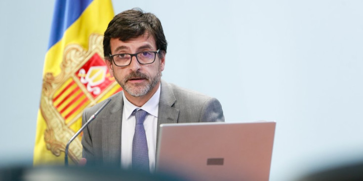 El ministre Jordi Cinca en la roda de premsa d’ahir.