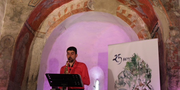 Guillem Tudó durant el concert a l’església de Sant Serni de Nagol.