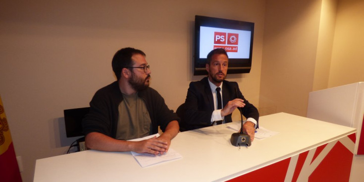 Sànchez, a l’esquerra, i López, a la dreta, ahir, a la roda de premsa.