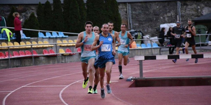 Atletes participen en la 10K Valls d’Andorra, l’any passat.