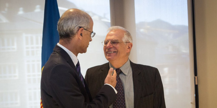El cap de Govern, Toni Martí, amb el ministre espanyol Josep Borrell.