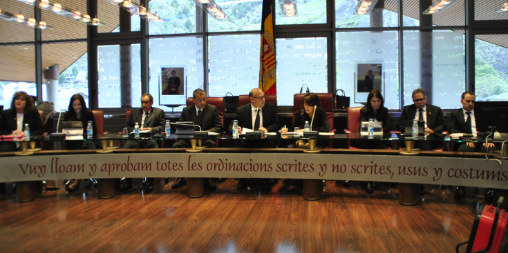 Els membres del Consell de Comú de Canillo, reunits ahir durant la sessió ordinària del mes de juny.