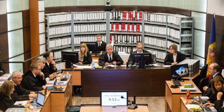 Els magistrats Concepció Barón, Enric Anglada i Josep Maria Pijuan en la represa del judici al setembre de l’any passat.