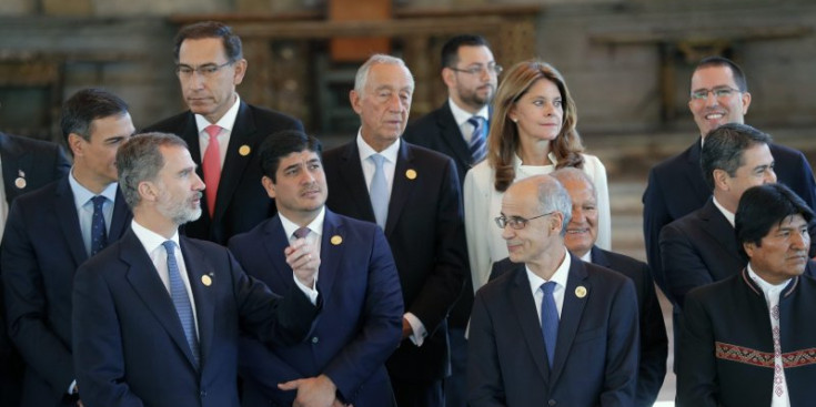 El cap de Govern, Toni Martí, amb la resta de caps d’Estat i de Govern dels països membre de la Cimera Iberoamericana, ahir.