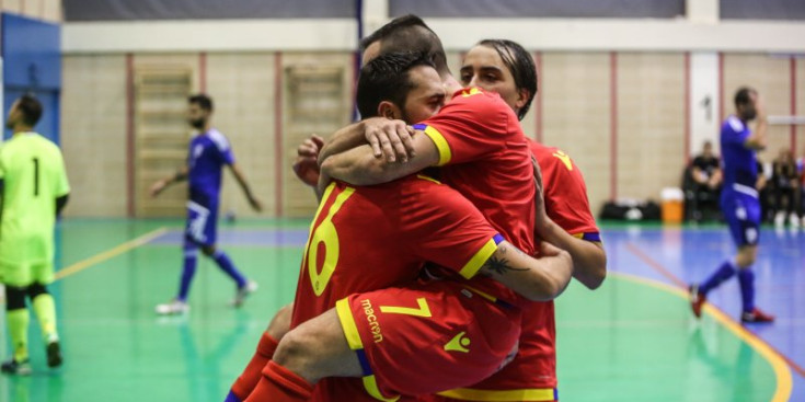 L’absoluta andorrana celebra un gol en el darrer amistós contra Xipre.