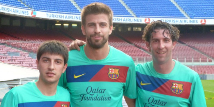 Jaume Nogués, a la dreta amb el central de l’FC Barcelona, Gerard Piqué.