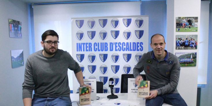Adrián Morales i Ilde Lima durant la presentació del llibre, ahir.