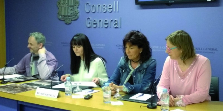 La subsíndica general en funcions Mònica Bonell amb Jaume Torra, Mercè Canals i Olga Armengol.