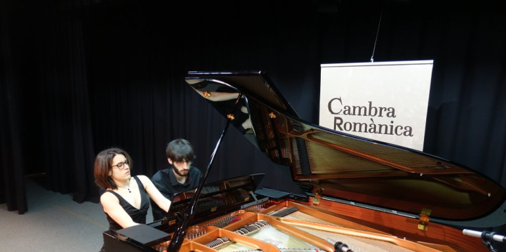 Els pianistes Júlia Fortuny i Bernat Sánchez actuen en la final d’ahir.