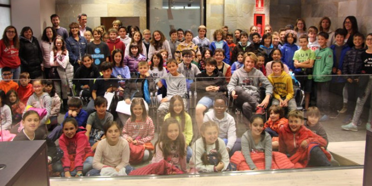 Els escolars d’Ordino, després de celebrar Consell d’Infants.