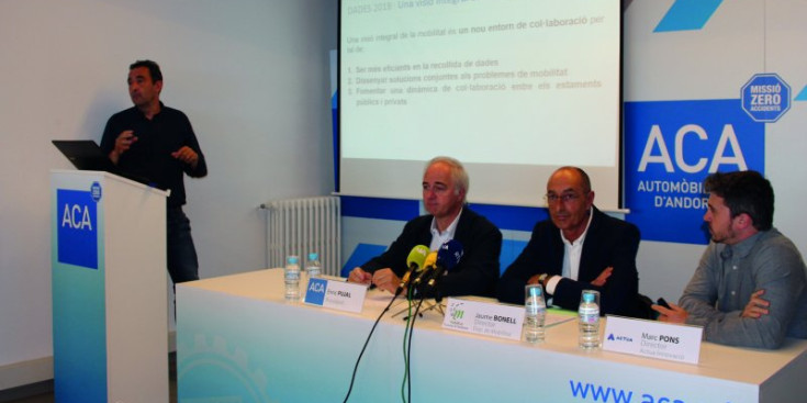 Sasplugas, Pujal, Bonell i Pons durant la presentació de l’Imaca, ahir.