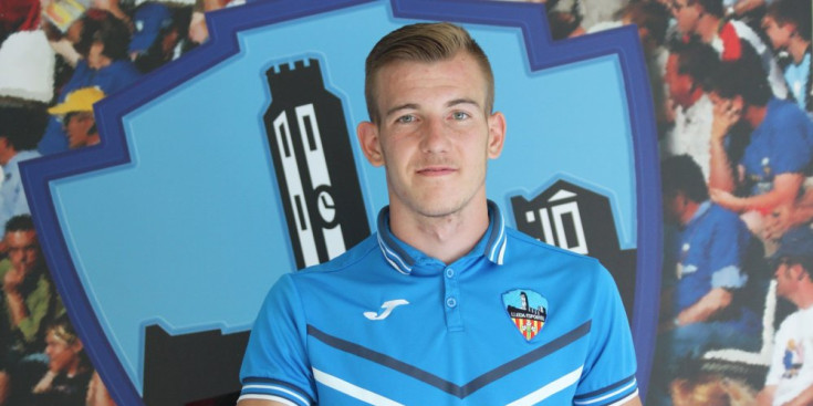 El nou jugador de l’FC Andorra, Raúl Feher, quan va fitxar pel Lleida Esportiu.