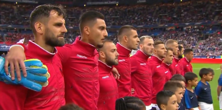 La selecció d'Albània s'indigna.