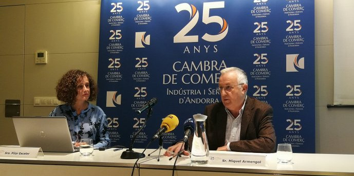 Pilar Escaler i Miquel Armengol durant la presentació.