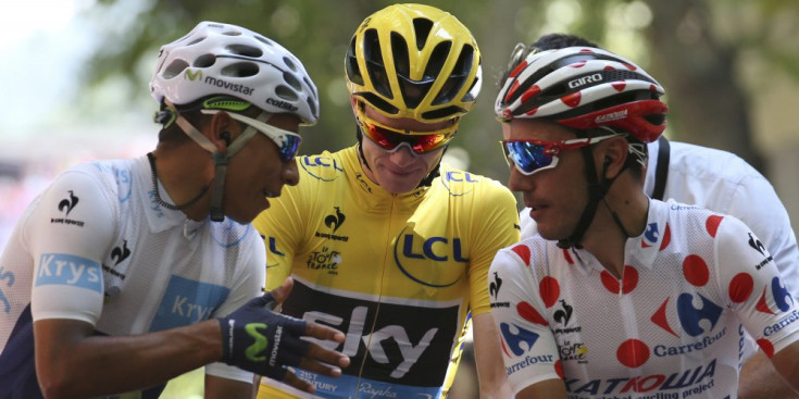Purito xerra amb Quintana, amb Froome al mig, abans de l’etapa.