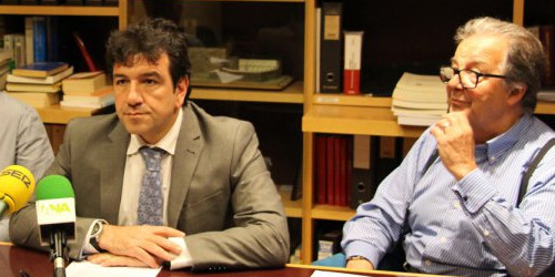 Lluís Pérez, portaveu del col·lectiu d’empleats de BPA i el seu advocat, Manel Pujadas