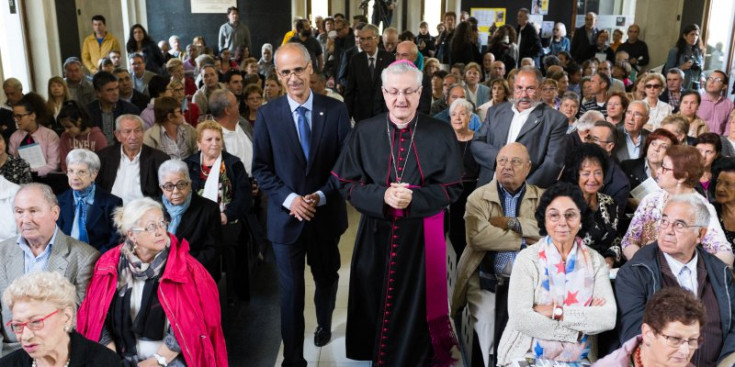 Toni Martí i Joan-Enric Vives, ahir entrant a la tradicional missa celebrada al santuari de Nostra Senyora de Meritxell en commemoració de la Diada nacional.