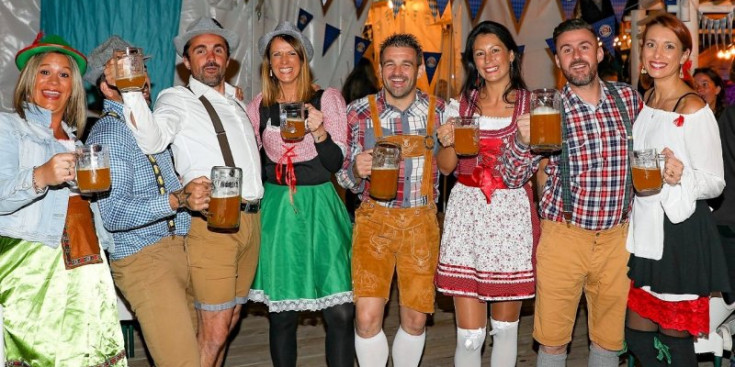 Una imatge d’alguns dels assistents vestits de tirolesos el passat cap de setmana a l’Oktoberfest del Tarter.