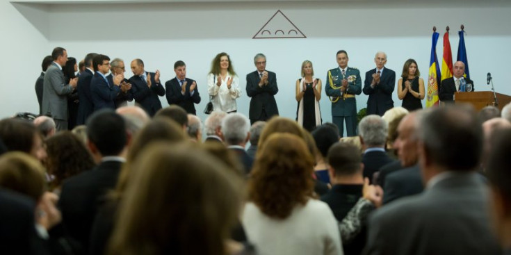 Part de les autoritats andorranes aplaudeixen el final del discurs de l’ambaixador d’Espanya a Andorra, Manuel Montobbio
