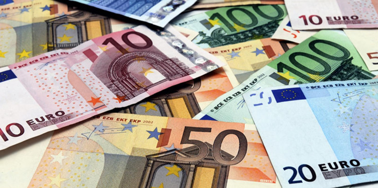 El salari medià arriba als 1.985,6 euros al mes de gener.