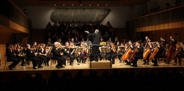 Brotons dirigeix l’ONCA en un Concert de Cap d’Any a Ordino.