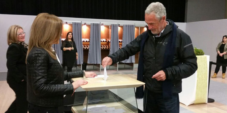 Un votant a Escaldes-Engordany