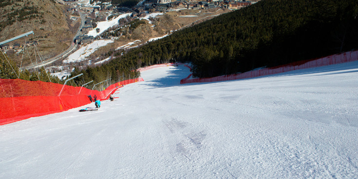Un tram de la pista Àliga del Tarter que acollirà la Copa del Món femenina d'esquí alpí el cap de setmana vinent, ahir al matí.