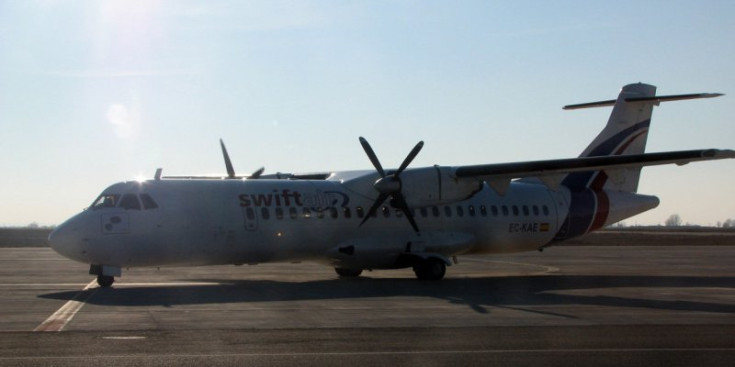 Un avió a la pista de l’Alguaire, en una imatge d’arxiu.