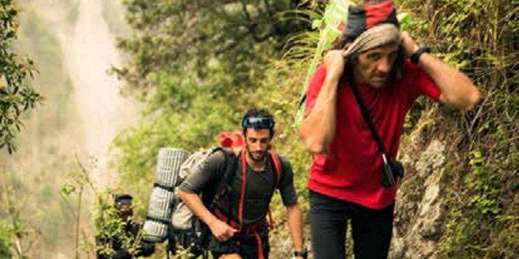 Diverses escenes del viatge de Kilian Jornet i el seu equip al Nepal.