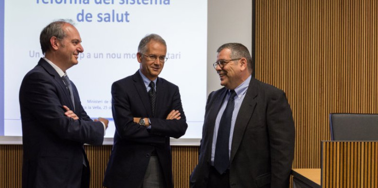 Alvarez, Piqué i el president del consell d’administració de la CASS, Jean-Michel Rascagneres.