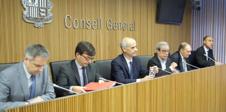 D’esquerra a dreta, Saboya, Cinca, Martí, Baró i Pintat, a la Comissió especial de vigilància i estabilitat financera, l’anomenada Comissió BPA.