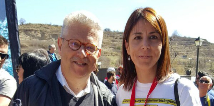 Anna González amb el president de la Volta a Catalunya, Rubén Peris.