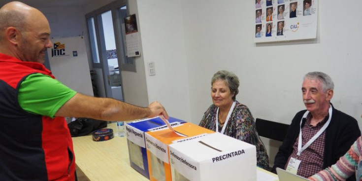 Votació per a les executives comarcal i territorial del PDC, a la Seu